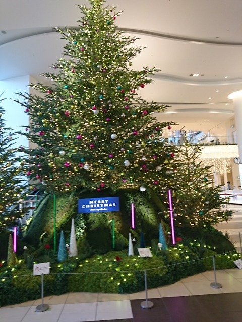 希少】魔女の宅急便 クリスマスツリー 阪急西宮ガーデンズの