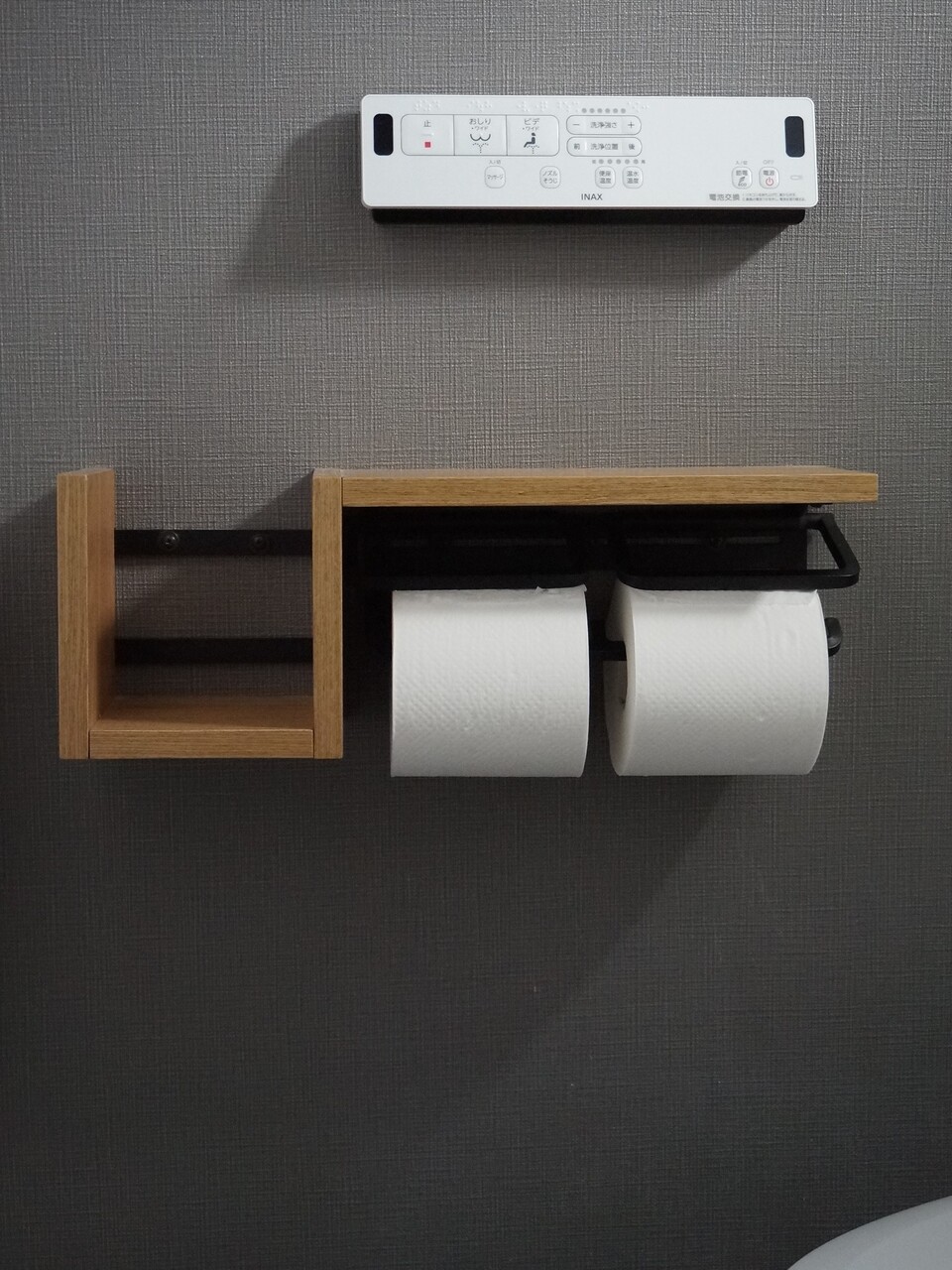 狭いトイレもオシャレに変身、LOWYAのトイレットペーパーホルダー : お