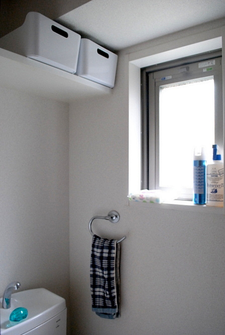 トイレ収納 セリアのフタ付きボックスで統一 おのぼり主婦の暮らす見聞録 トイレ収納 セリアのフタ付きボックスで統一 おのぼり主婦の暮らす見聞録