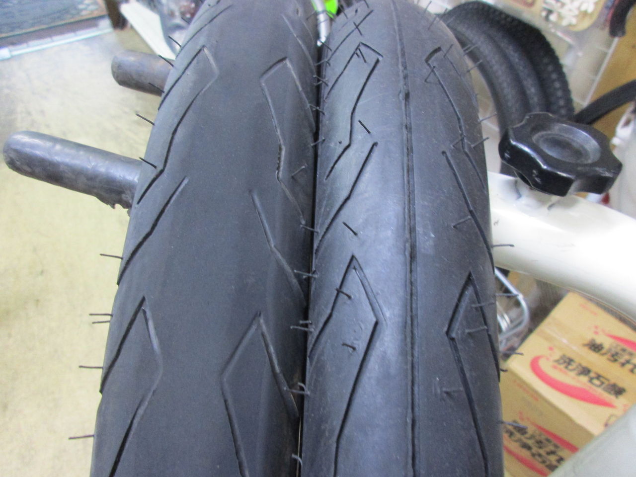 あの時のタイヤとブリヂストンサイクル ロングレッド 新品タイヤとの比較 商店街の自転車屋 曙光輪業 Shokou Cycle
