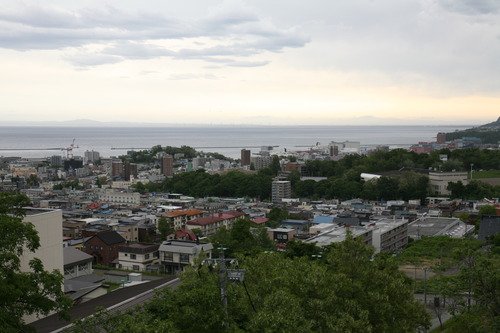 ５