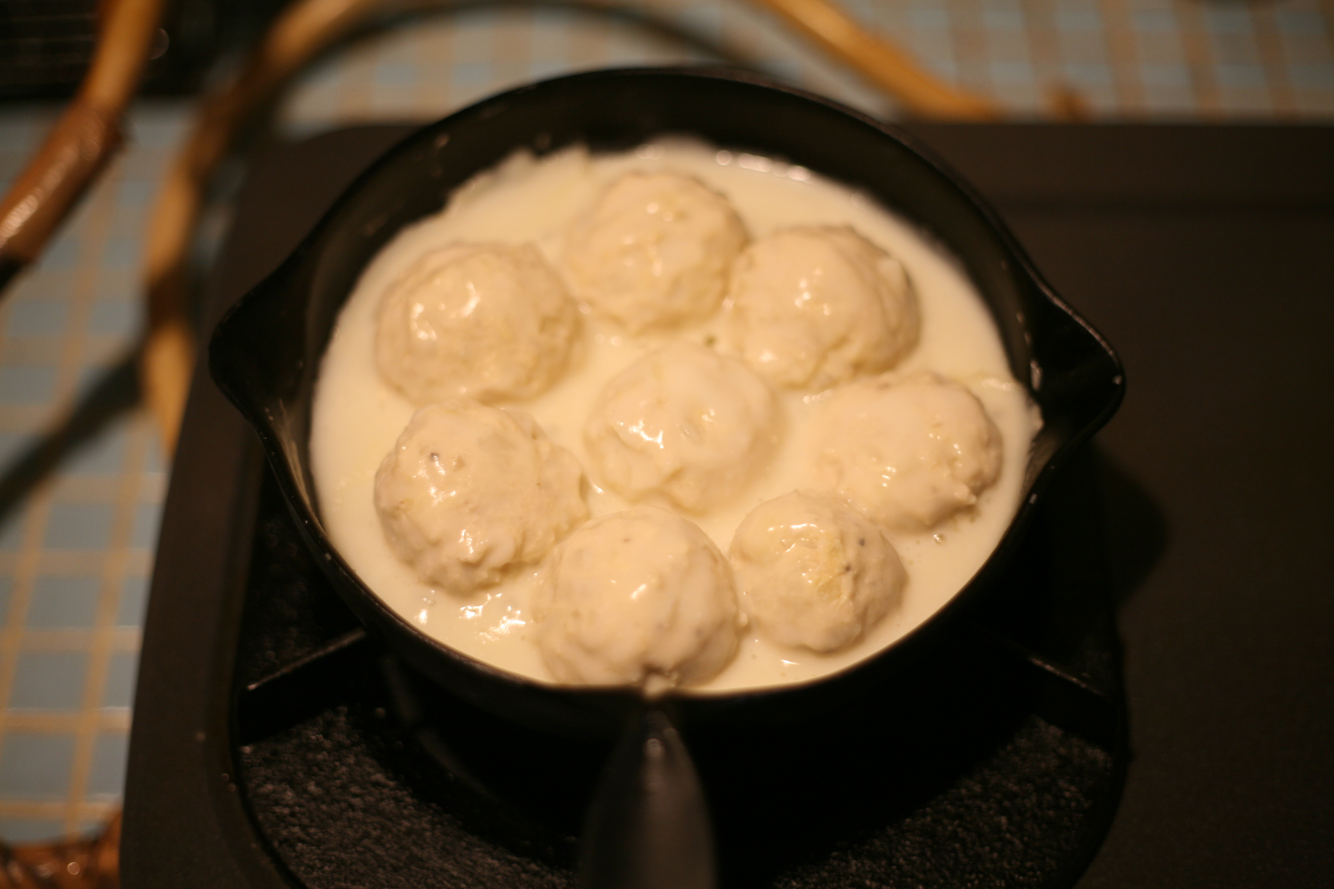 スウェーデン風ミートボールのクリーム煮 スウェーデンでは ショットブッラル Kottbullar というミートボールが家庭料理の定番だそうです 職人 Comブログ