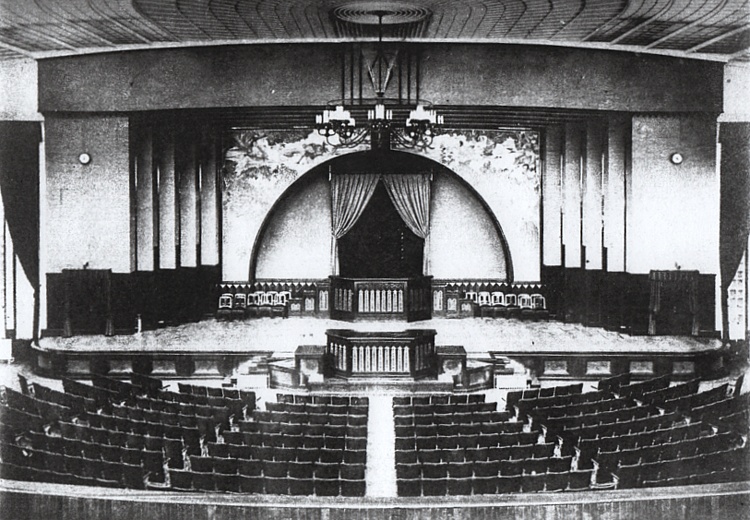 同潤会アパート】同潤会アパートは、関東大震災後に復興住宅として建て