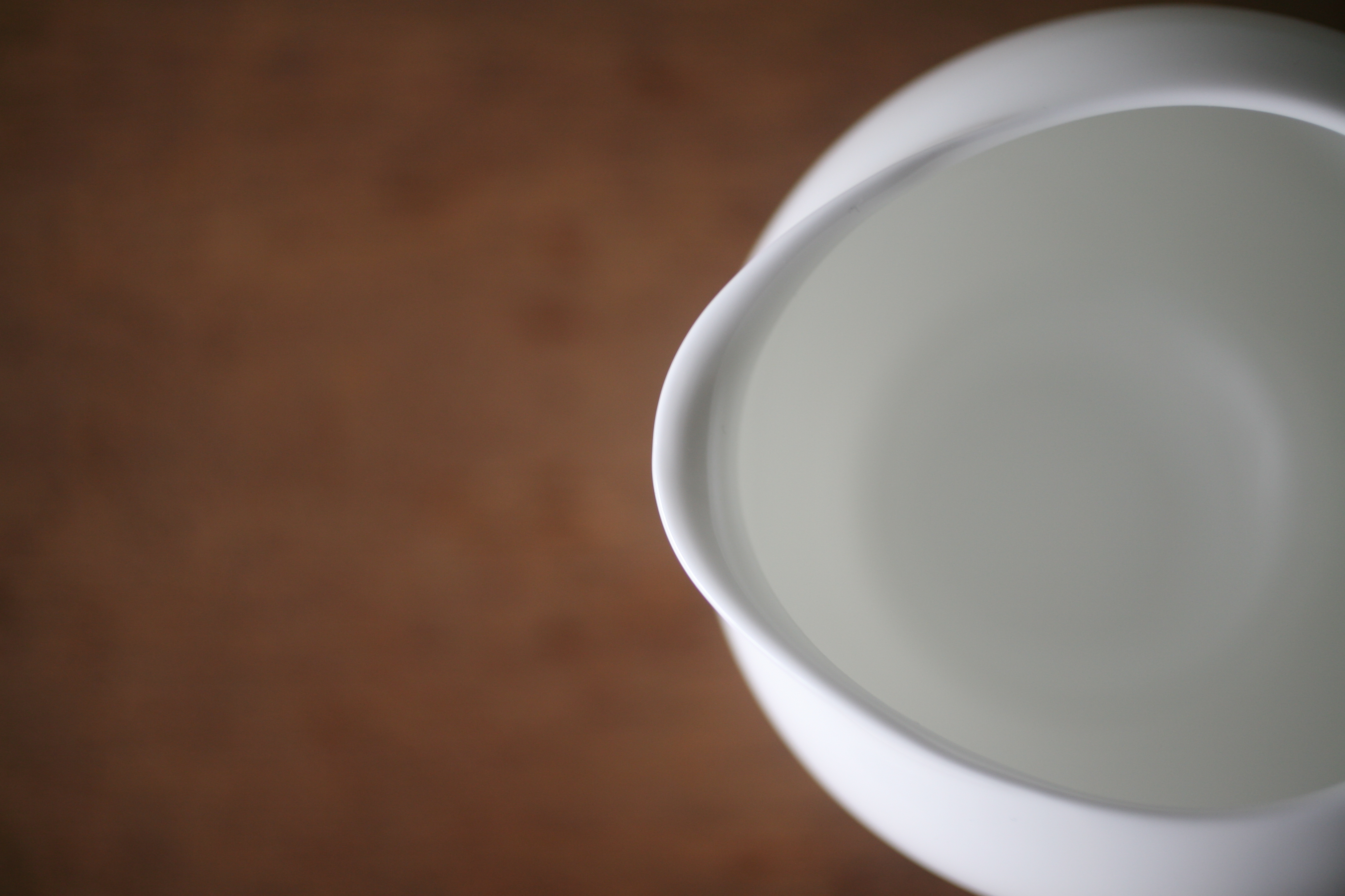 セラミックボーンチャイナ製の光る象、フィリピンの作家物 セラミックボーンチャイナ製の光る象、フィリピンの作家物