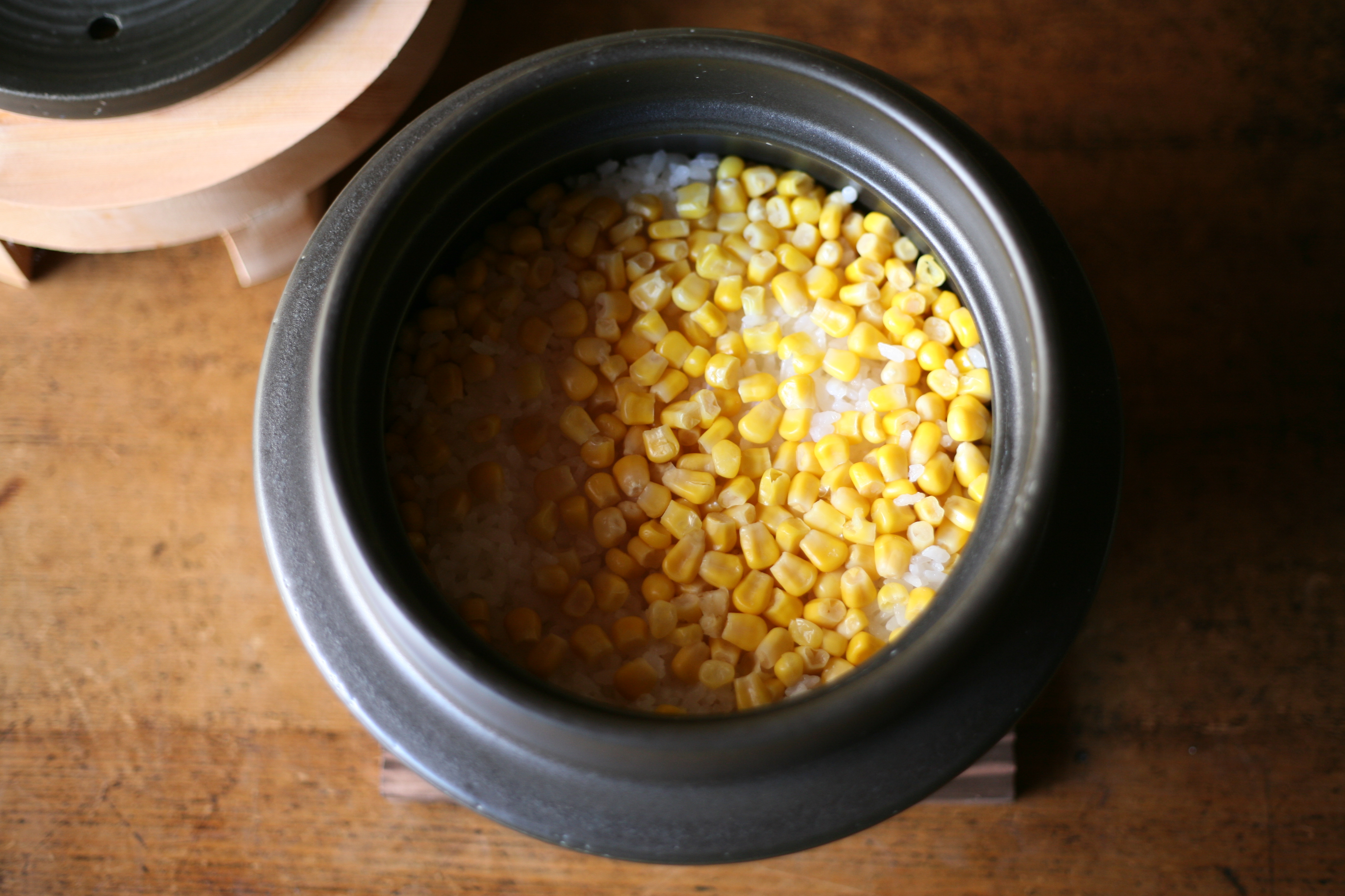 羽釜ごはん鍋で作るコーン缶の炊き込みご飯 金属の缶やガラス瓶に食品を入れ 密封して加熱殺菌を施し保存する缶詰は 今から約0年前のフランスで開発されました 職人 Comブログ 羽釜ごはん鍋で作るコーン缶の炊き込みご飯 金属の缶やガラス瓶に食品を入れ 密封して加熱殺菌を施し保存する缶詰は 今から約0年前のフランスで開発されました 職人 Comブログ