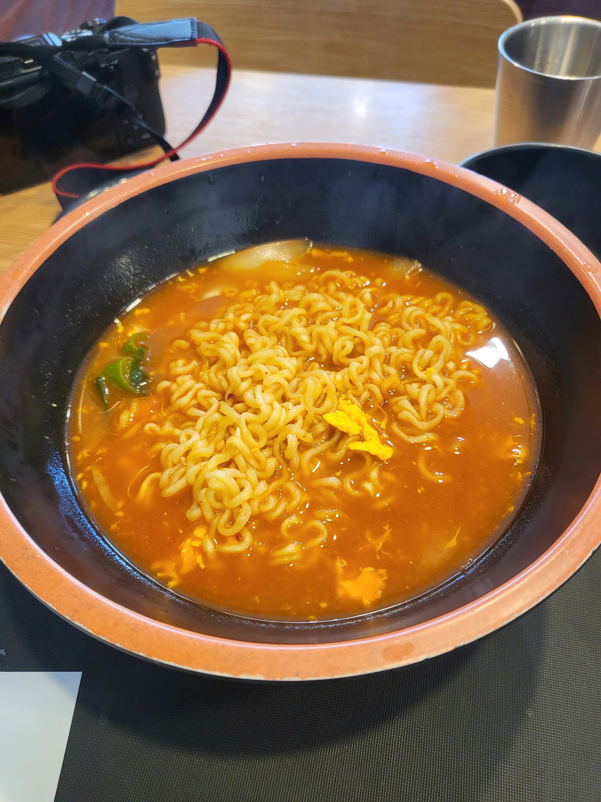 【粉食】聽到烤五花肉、石鍋拌飯、泡菜鍋等韓國料理的名字,想必您的腦海中定會浮現出許多菜單,但您聽說過「분식」這個詞嗎?它的漢字寫成「粉食 ...