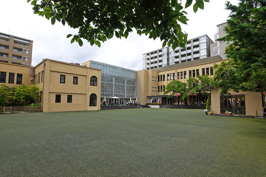 离三条展卖店铺徒步十几分钟处 坐落着漫画爱好者的天堂 京都国际漫画博物馆 博物馆的原址是京都市立龙池小学 现已被指定为日本国家物质文化遗产 职人 Com博客