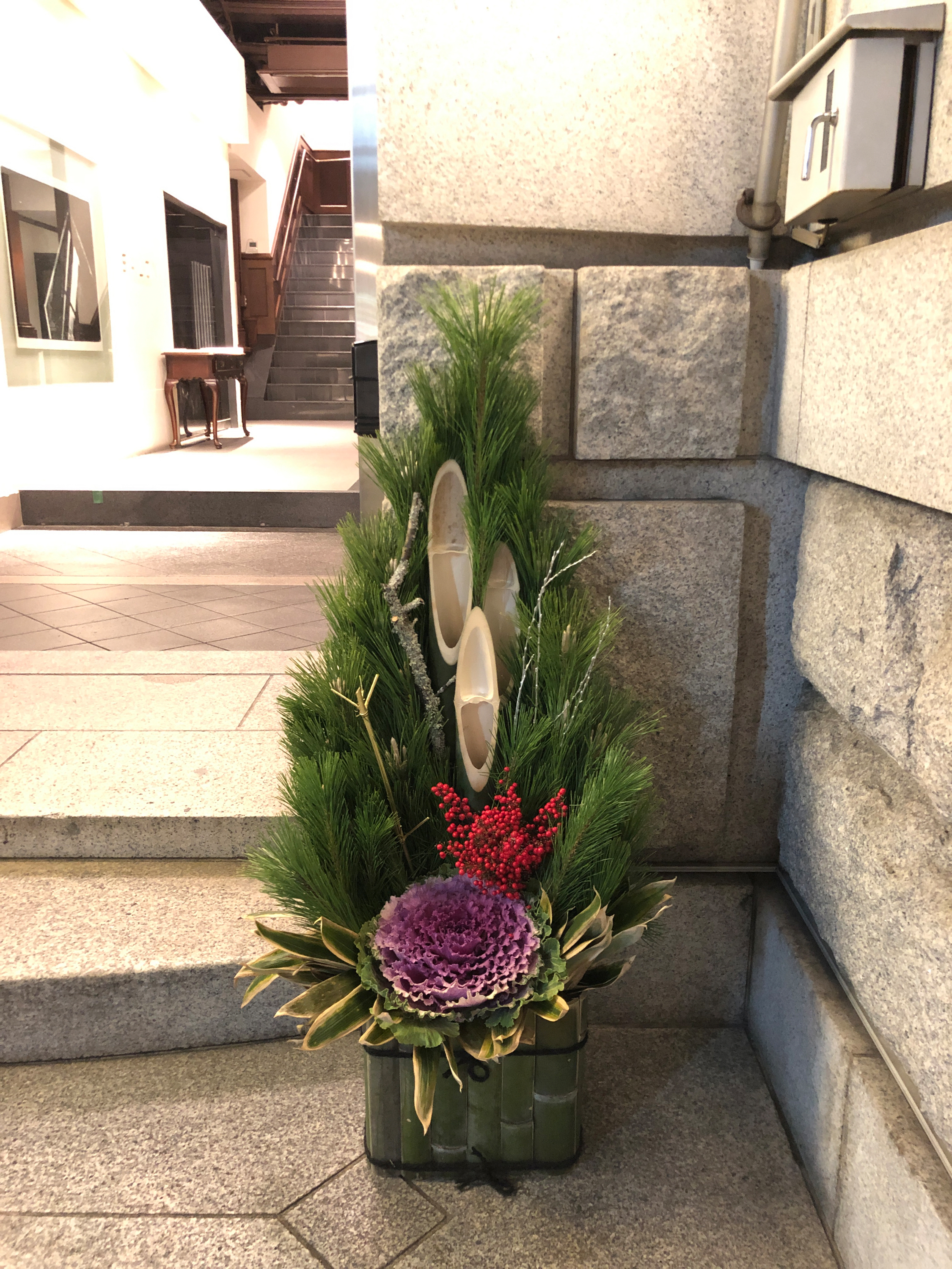 日本正月 新年 日本的正月最初是举行祭祀祖先英灵的活动节日 与八月的盂兰盆节相对的半年一次的祭祀节期 职人 Com博客
