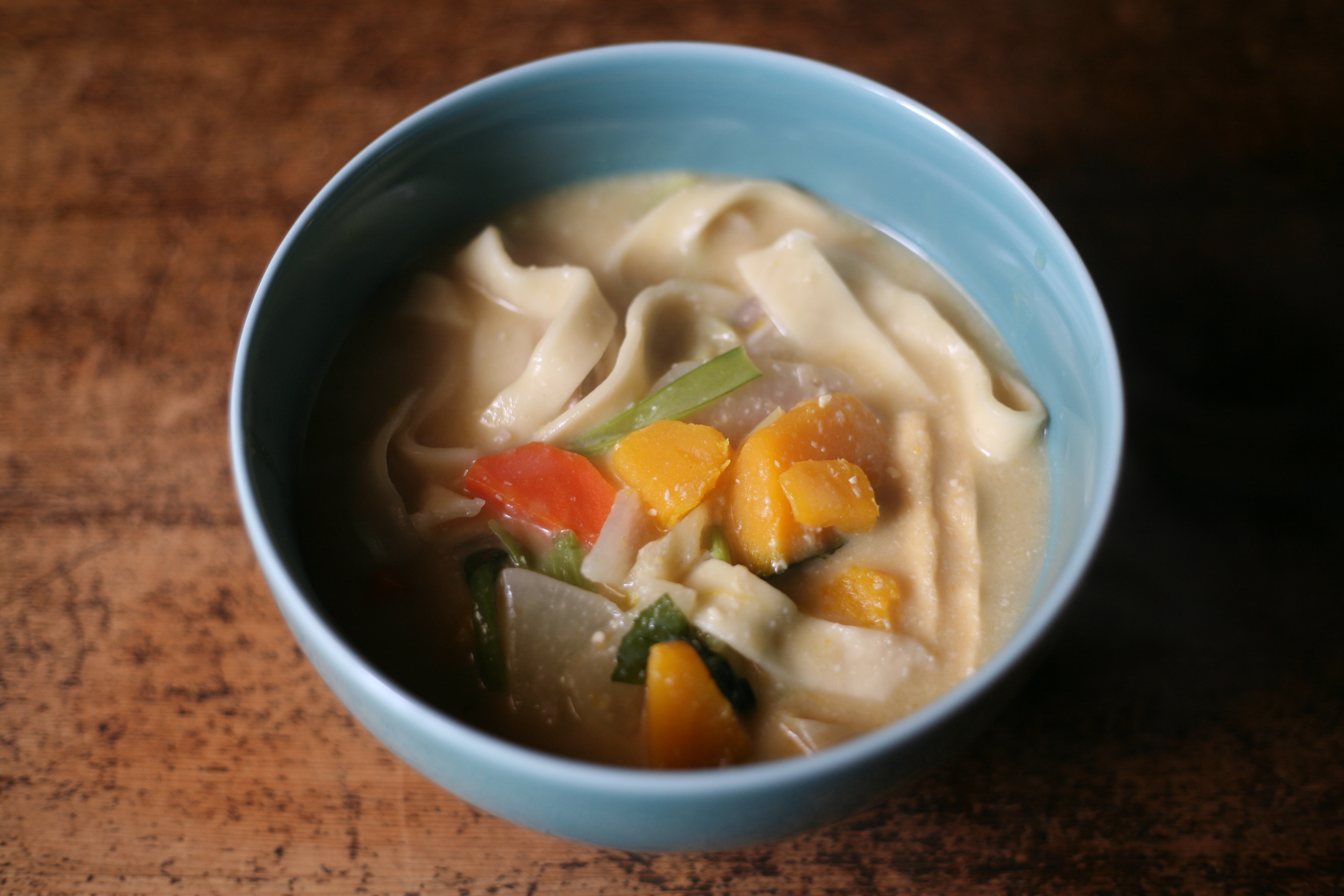 ほうとうを麺から手作りしてお昼に頂きました コシのある分厚い麺が大変美味しいです 職人 Comブログ