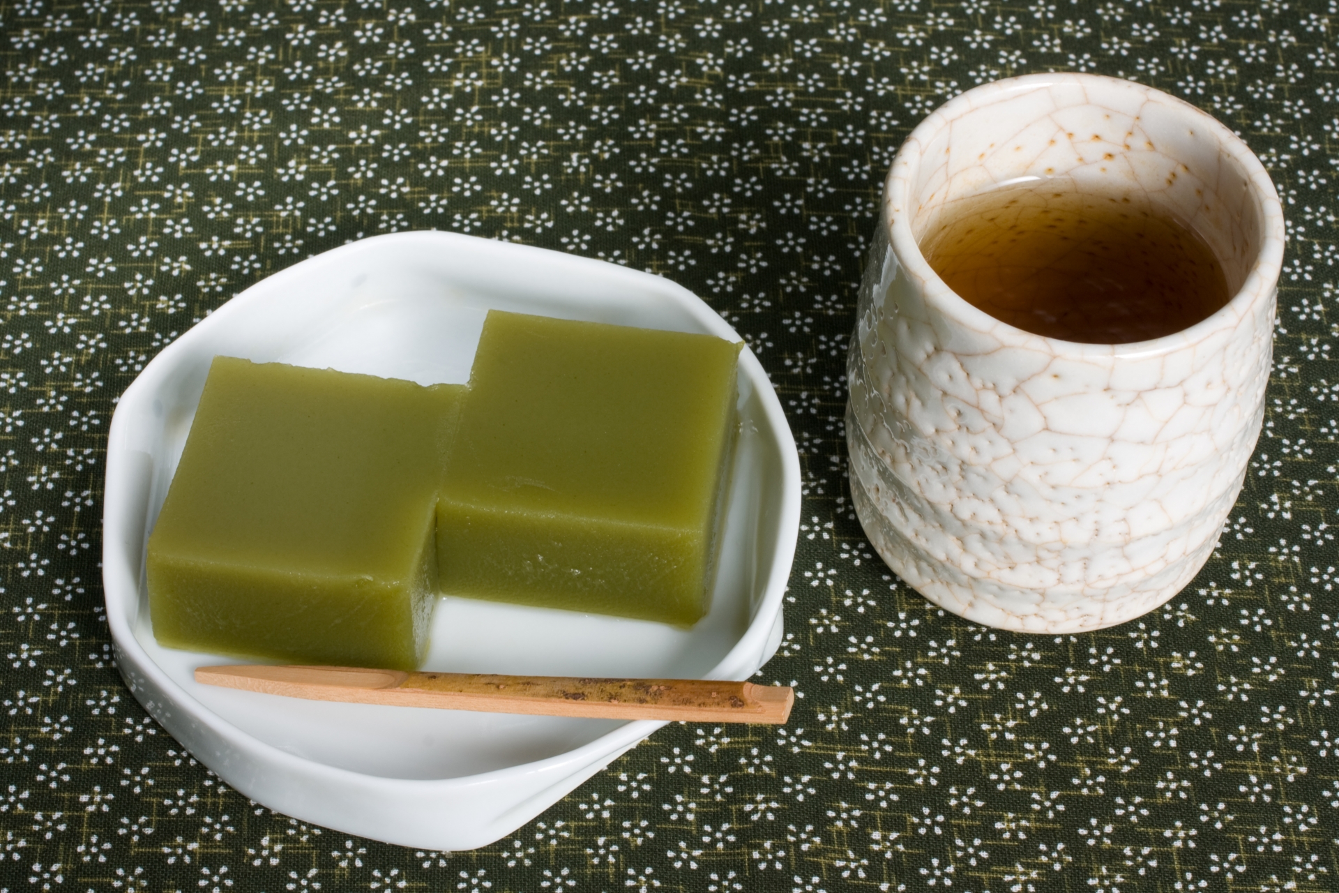【和菓子小叉·和楊枝】楊枝，字面意思即楊柳的枝條，自古有折柳條送行的詩句。 : 職人.com網誌