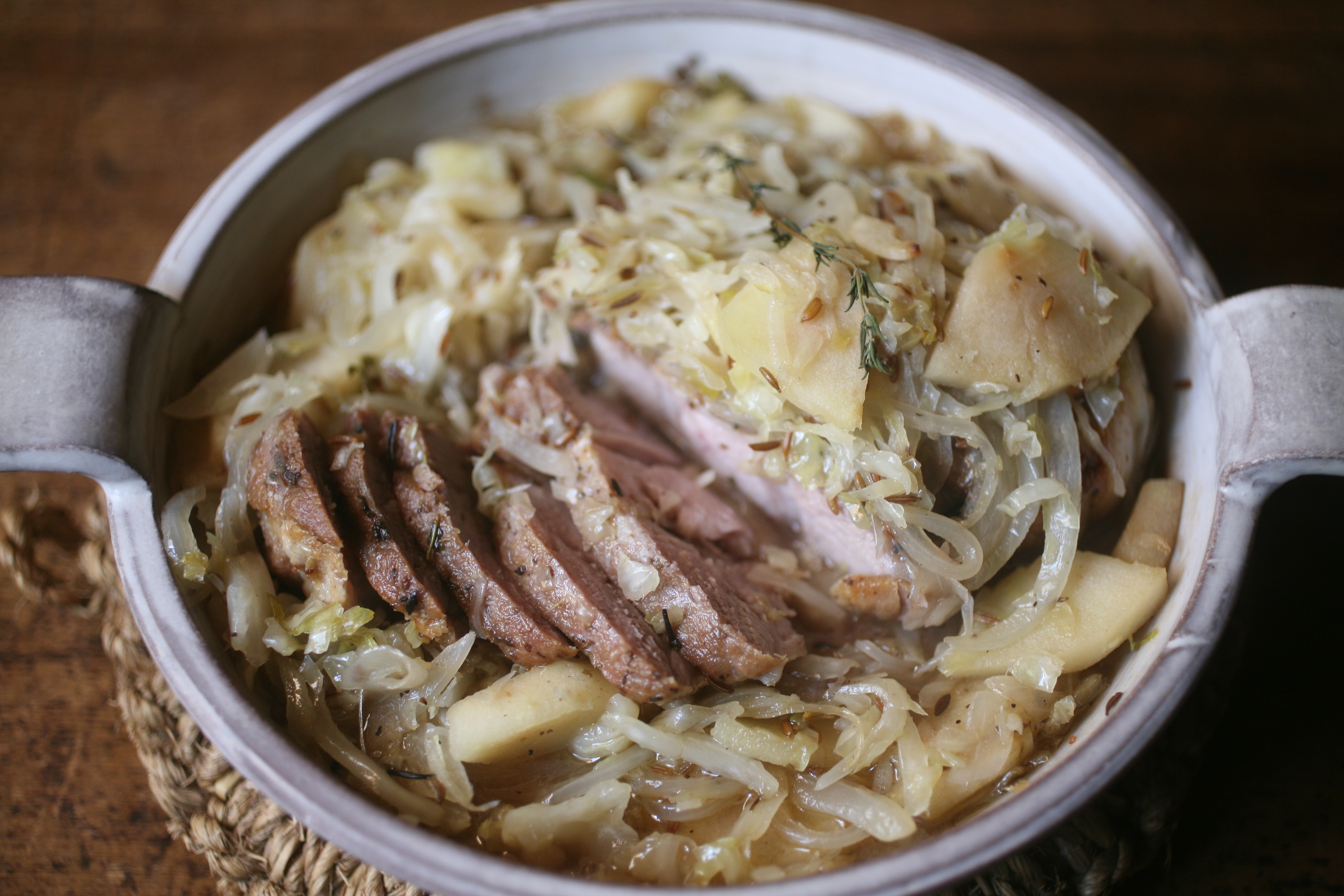 洋白菜 高丽菜并非来自高丽 而是来自欧洲的cabbage Cabbage的中文名字有椰菜 甘蓝 卷心菜 包菜 大头菜 莲花白等 台湾称作高丽菜一名字据说是源自台语的 高丽 职人 Com博客 洋白菜 高丽菜并非来自高丽 而是来自欧洲的cabbage Cabbage的中文名字有椰菜 甘蓝 卷心菜 包菜 大头菜 莲花白等 台湾称作高丽菜一名字据说是源自台语的 高丽 职人 Com博客