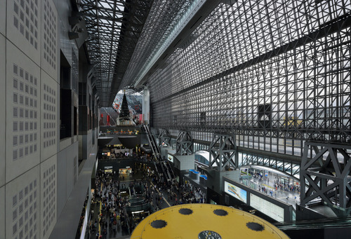 Kyoto_Station_November_2016