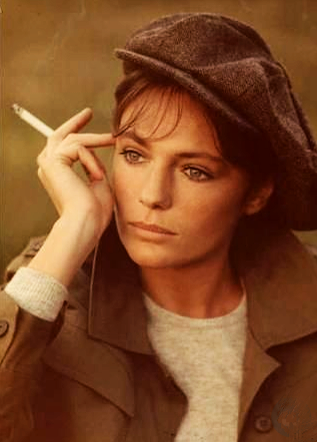 Jacqueline Bisset-Pug (3)