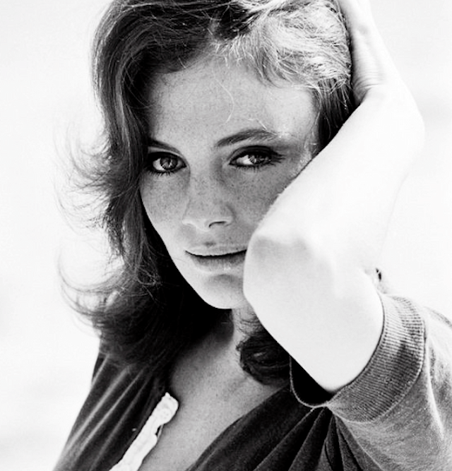 Jacqueline Bisset-Pug (5)