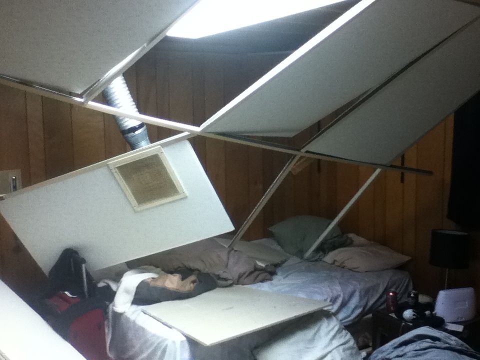 ゲームしていたら天井が落ちてきた Exterior Info