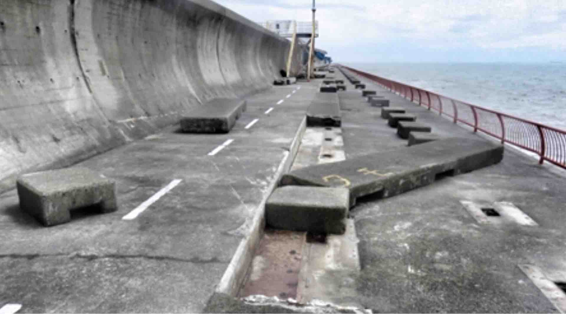 台風後の平磯海づり公園 波の力の恐ろしさ Blue Tetristの釣りノート 台風後の平磯海づり公園 波の力の恐ろしさ Blue Tetristの釣りノート