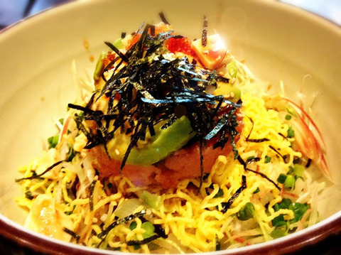 瓦カフェ_豆腐とアボカドのネギトロ丼