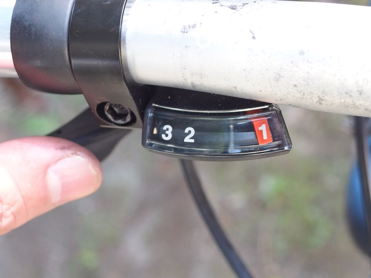 Escape R3 Sram製グリップシフトが破損 シマノ製トリガーシフトに交換 その2 気まチャリblog Escape R3 Sram製グリップシフトが破損 シマノ製トリガーシフトに交換 その2 気まチャリblog