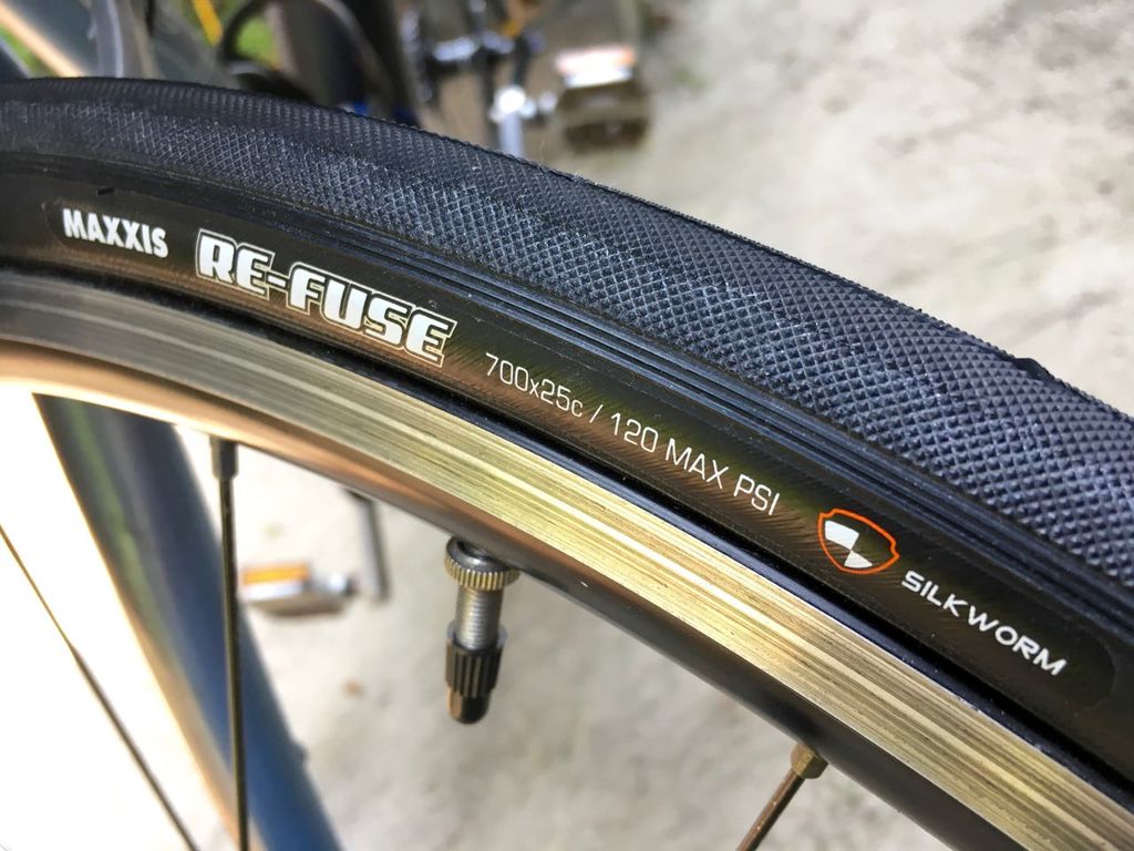 クロスバイク・通算6回目のタイヤ交換（MAXXIS RE-FUSE 25C） : kaneta