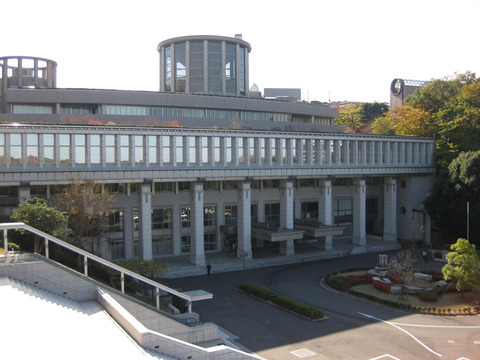 専修大学