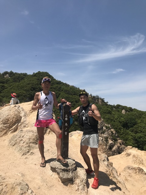 EA155F41-52E0-436A-B918-AF1BCBDFBD41