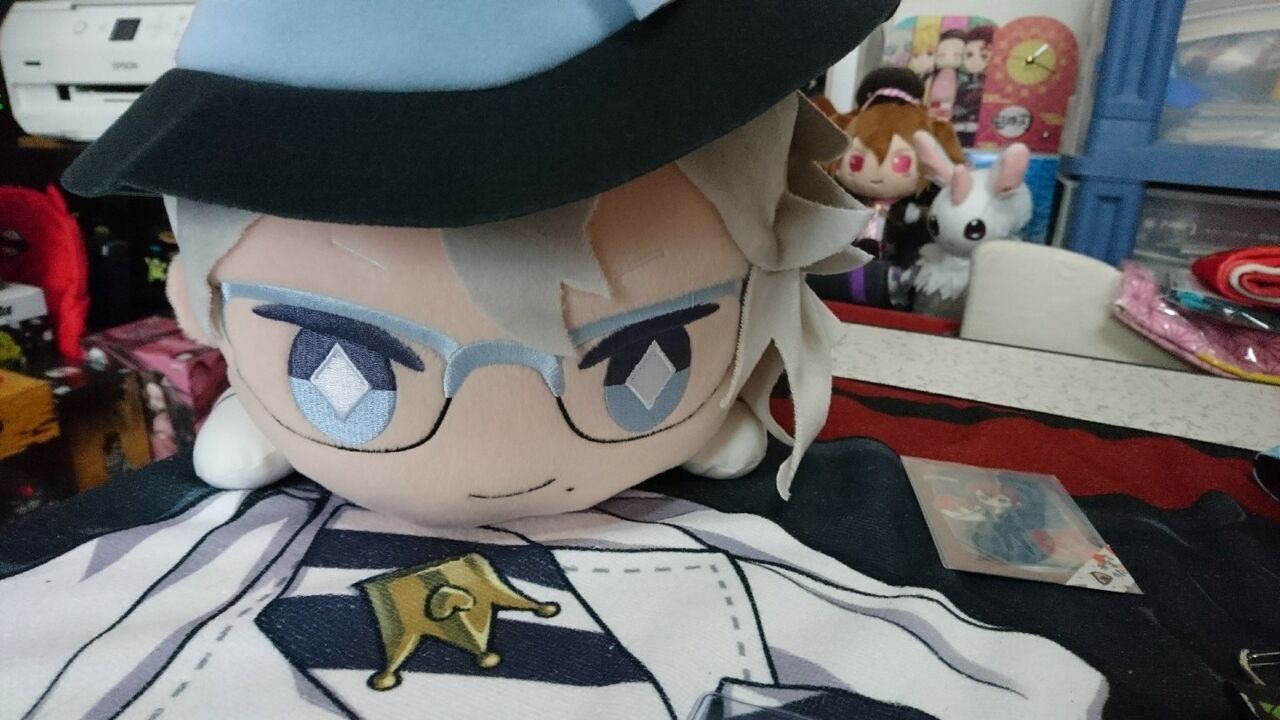 アズールさんの寝そべりぬいぐるみ&リドルちゃんフィギュア&Qposketに 