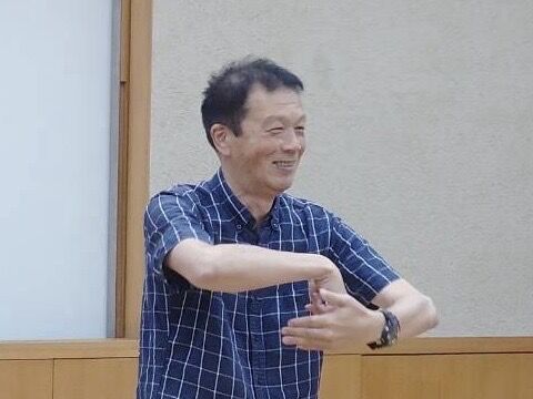 ⑯