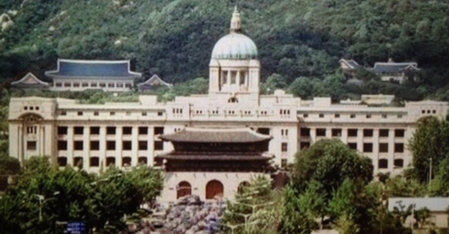 明治神宮宝物殿(1921年竣工) 8 … 同時期の日本の、西欧の建築 1 明治神宮宝物殿(1921年竣工) 8 … 同時期の日本の、西欧の建築 1