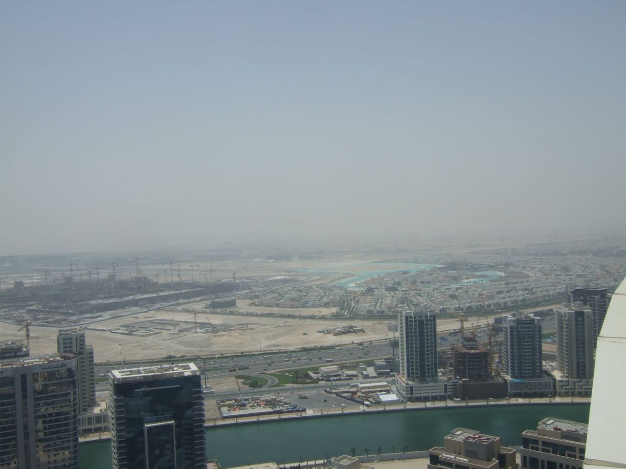 名もなく貧しく美しく 砂漠から人工都市への変貌 ドバイ