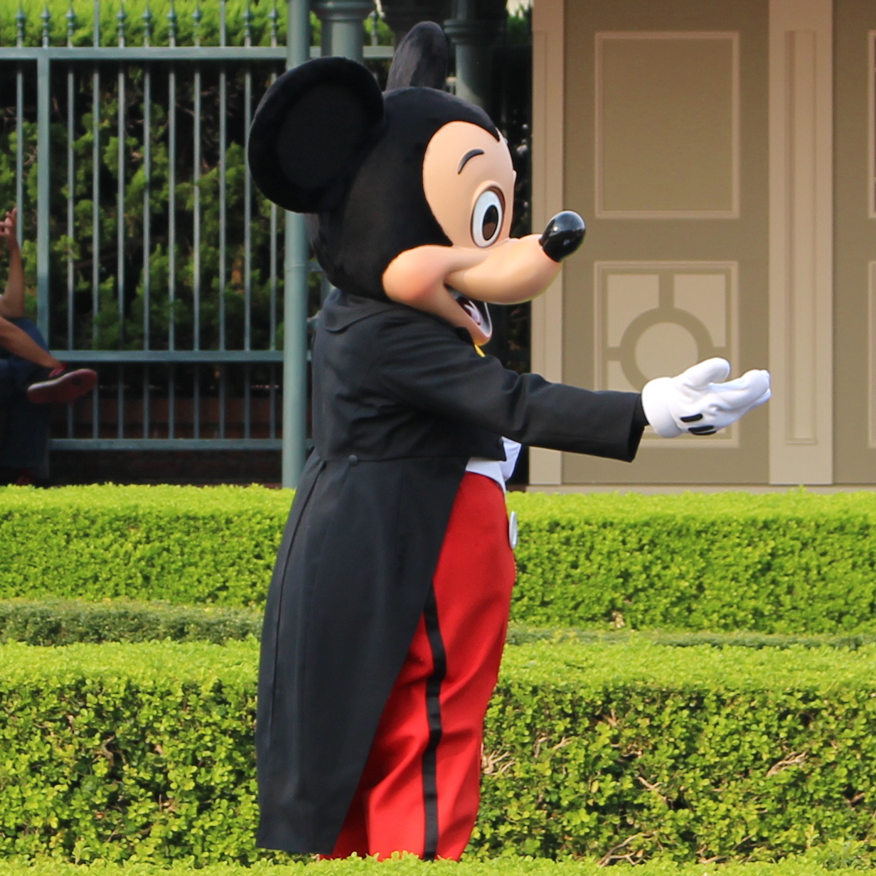 追記あります エントランスのミッキーさん 鳥さんとディズニー日記