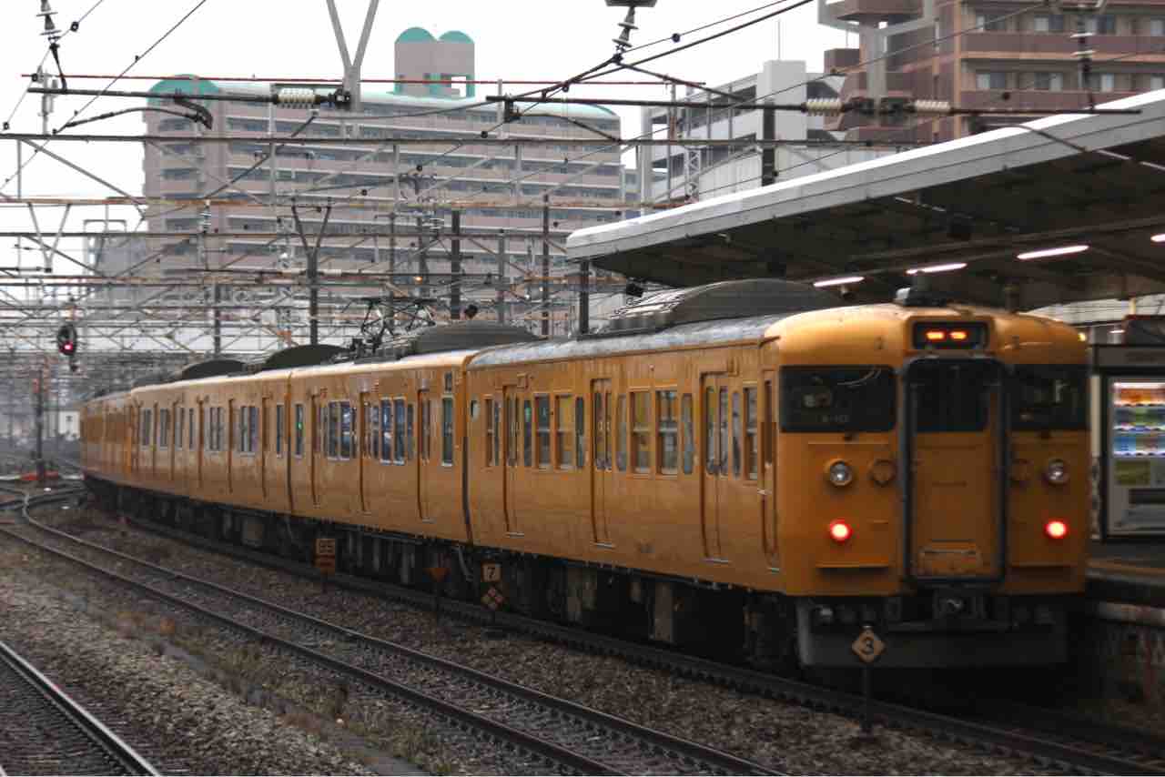 関西遠征その1 旅のはじめは春時雨から : いまを生きる電車たち