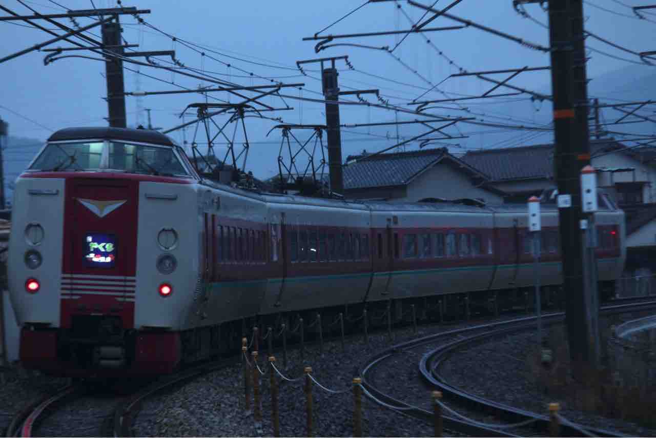関西遠征その1 旅のはじめは春時雨から : いまを生きる電車たち