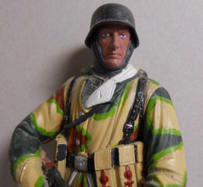 タミヤ1/16ワールドフィギュア「ドイツ冬季装備歩兵（防寒戦闘服