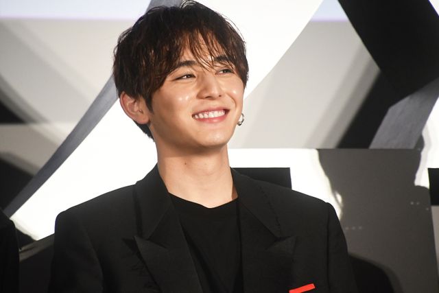 ヘイセイ 山田涼介 ３日前に完成 主演映画 鋼の錬金術師 完結編 最後の錬成 最速上映舞台あいさつ 新鮮とれたてニュース