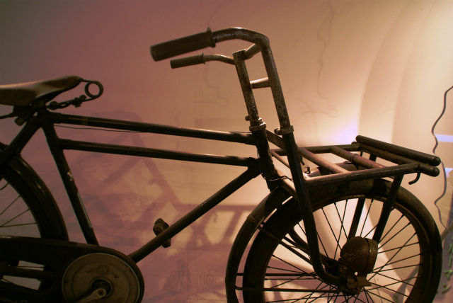 。希少当時物ナトリ号自転車のおぼんだと思います。 金属製です。A1 希少当時物ナトリ号自転車のおぼんだと思います。 金属製です。A1