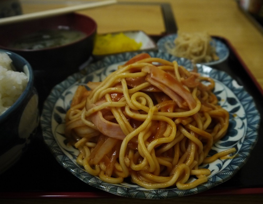 é‰„æ¿ç„¼ãå±‹ã®ãƒŠãƒãƒªã‚¿ãƒ³å®šé£Ÿ ï¼•ï¼ï¼å††å† æ¿±ç«¯