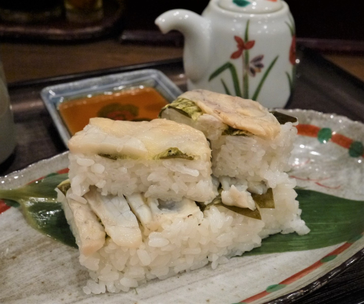 ふぐの押し寿司と肉牛蒡うどん うまい門 金沢駅 濱端