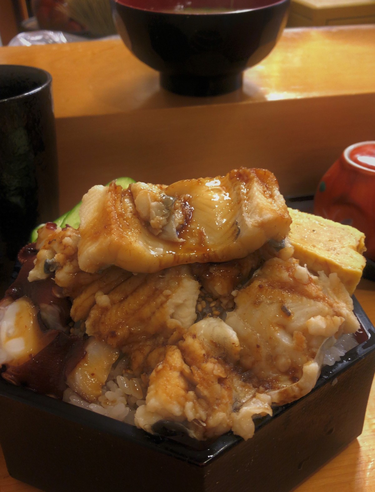 ふわふわ煮穴子を大盛で 貴寿司 町屋 濱端 ふわふわ煮穴子を大盛で 貴寿司 町屋 濱端