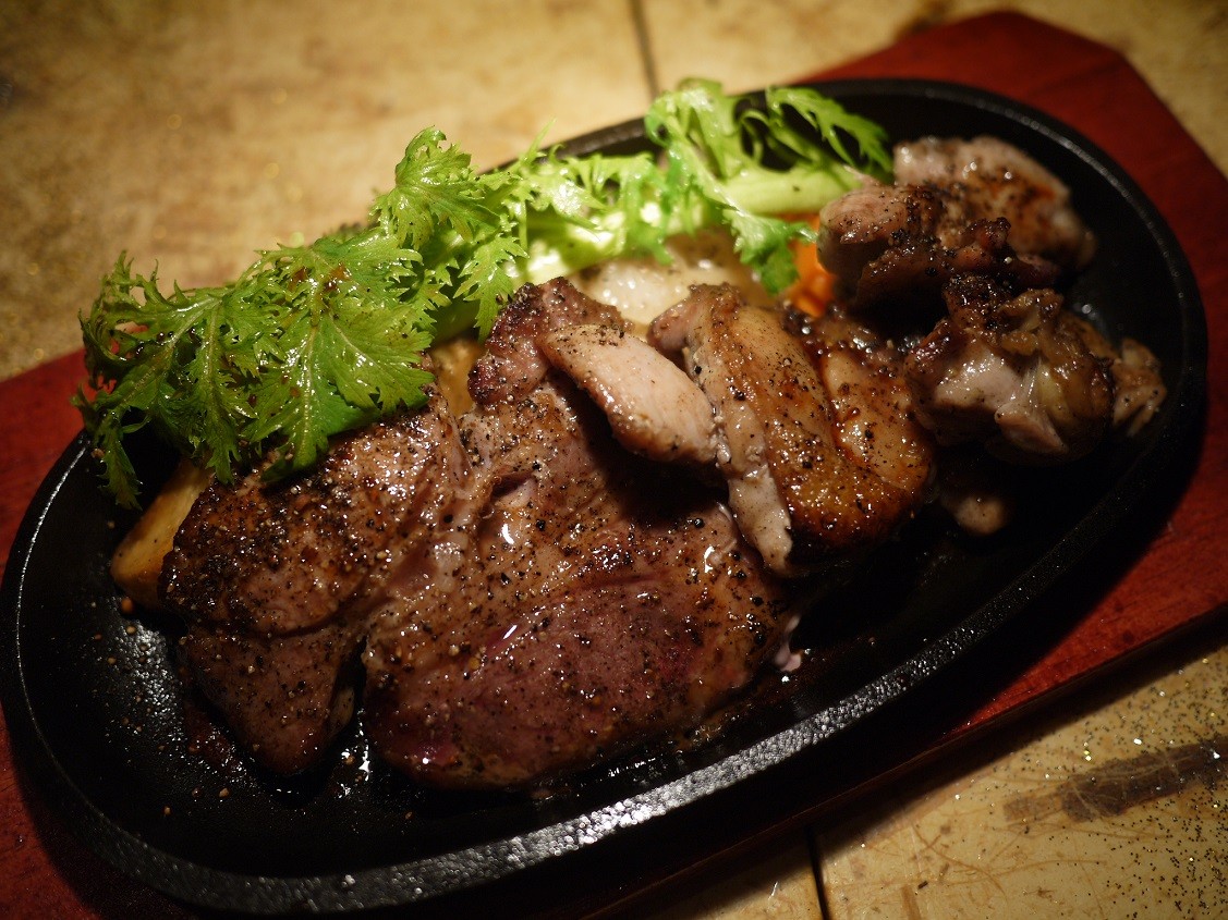 鉄板豚ロースと地鶏ランチ 豚とろ 横浜北幸 濱端