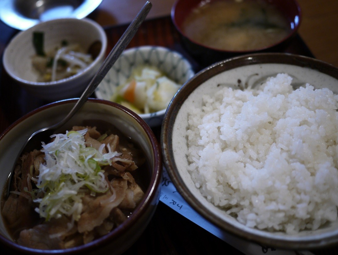 三河島の大衆酒場 若松 でランチ 肉豆腐５５０円 濱端