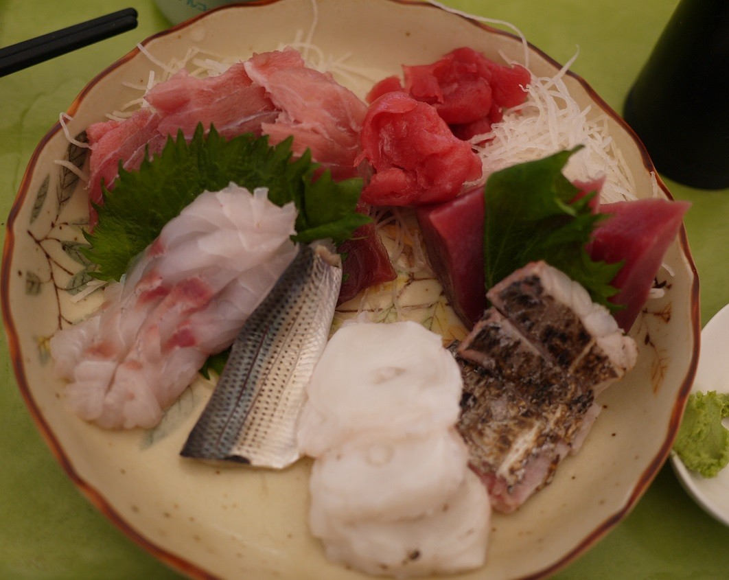 刺し身盛合せとカサゴ煮 いちば 濱端 刺し身盛合せとカサゴ煮 いちば 濱端