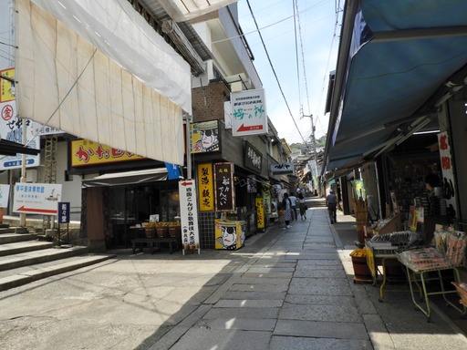 四国 227真っ直ぐ金毘羅参道