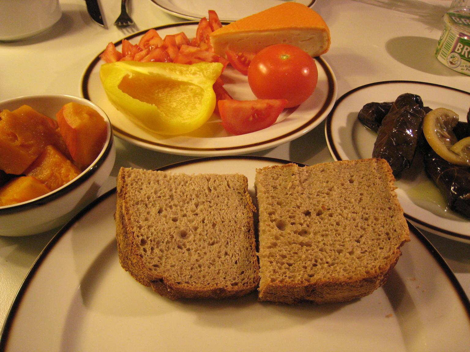 Kaltes Essen カルテスエッセン クマ家族