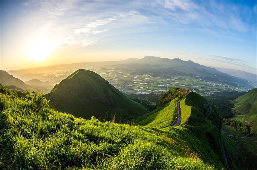 緑の絶景 あまりにもファンタジックで美しい景色 ラピュタの道 色彩の国 緑の絶景 あまりにもファンタジックで美しい景色 ラピュタの道 色彩の国