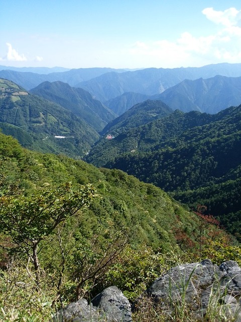 DSC_6837 滑車台跡近くから 白滝方面の眺め 嶺北の山並み