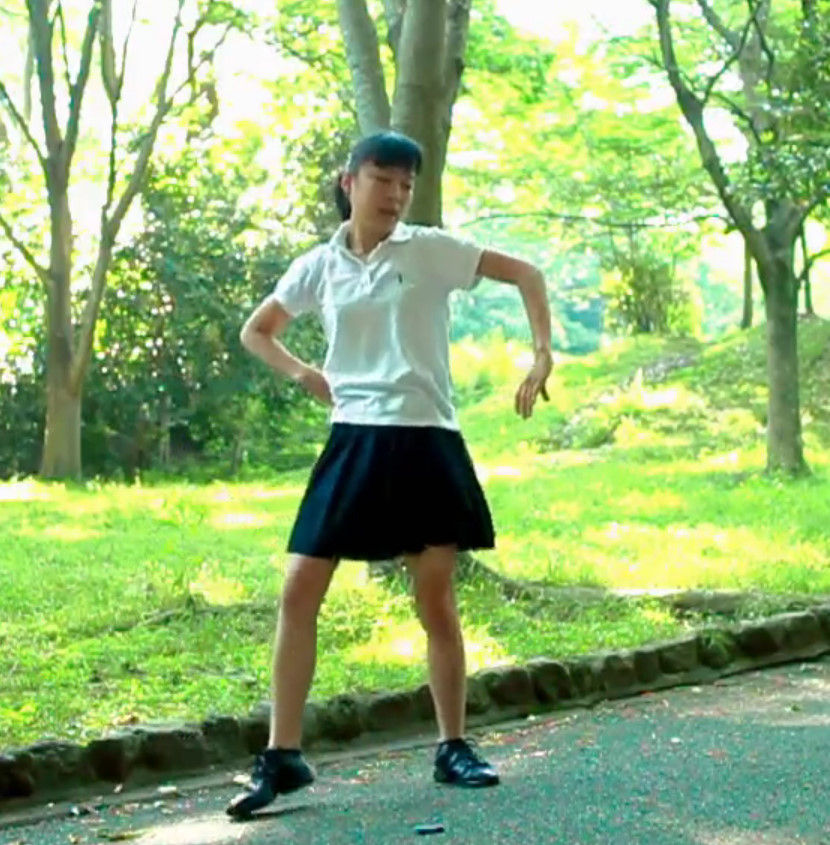 Yシャツ 夏服でおっぱいを揺らしながら踊るjk 小さな膨らみを楽しめます しこにー 踊ってみたまとめ 抜ける しこれる踊ってみた