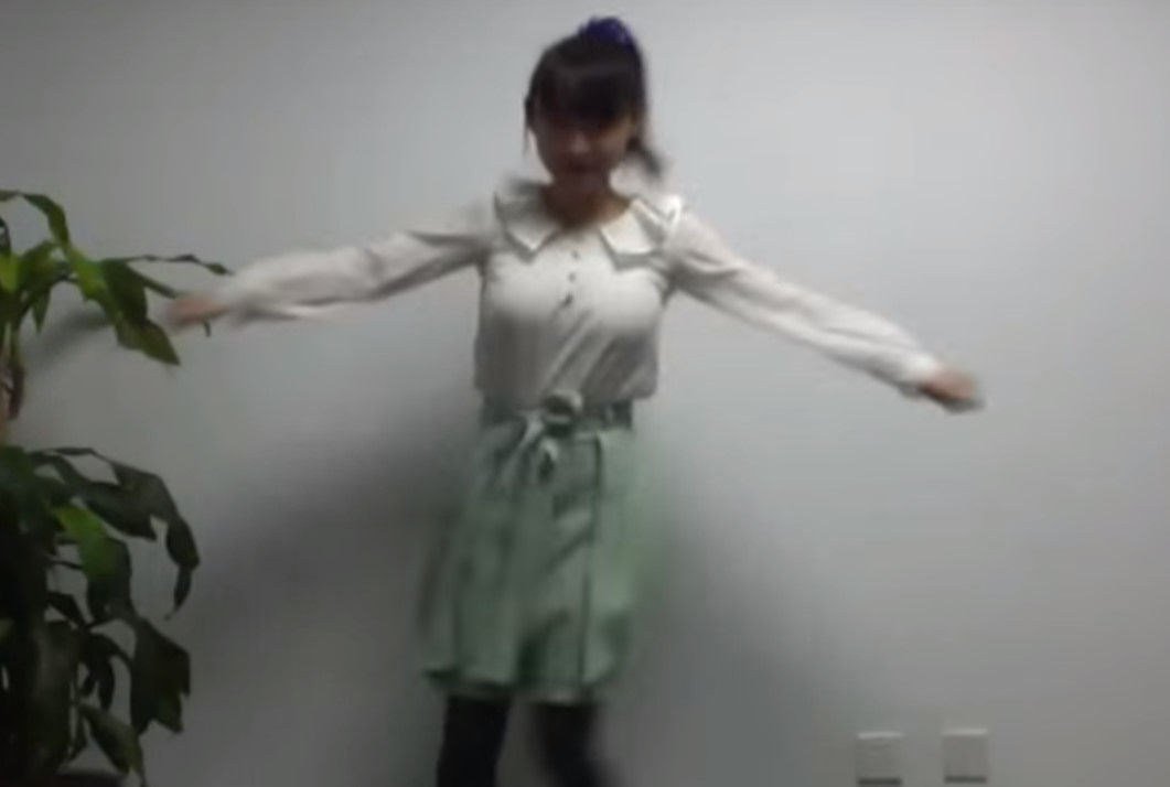 乳揺れ 巨乳な女の子の踊ってみた 爆乳注意 しこにー 踊ってみたまとめ 抜ける しこれる踊ってみた