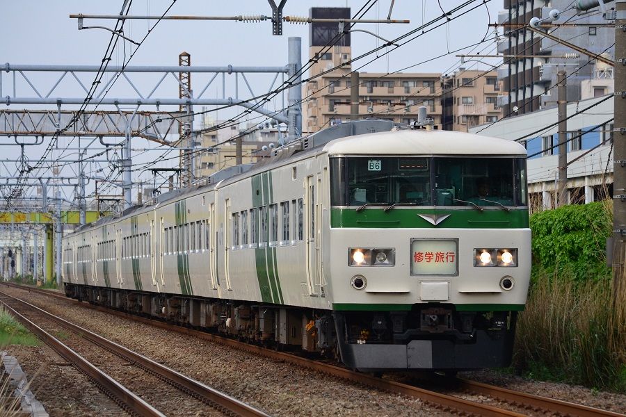 185系b6編成 集約臨 19年5月 Moon Express