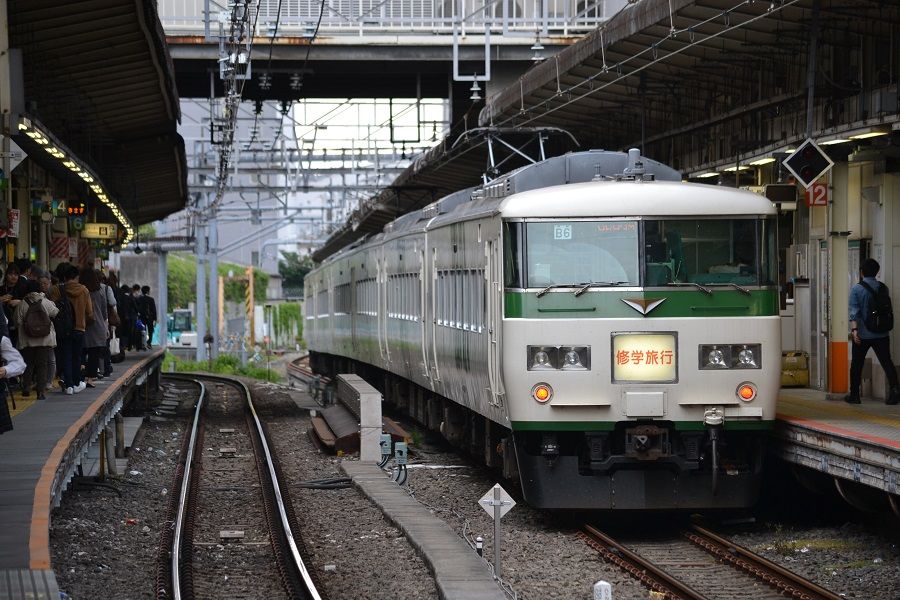 185系b6編成 集約臨 19年5月 Moon Express
