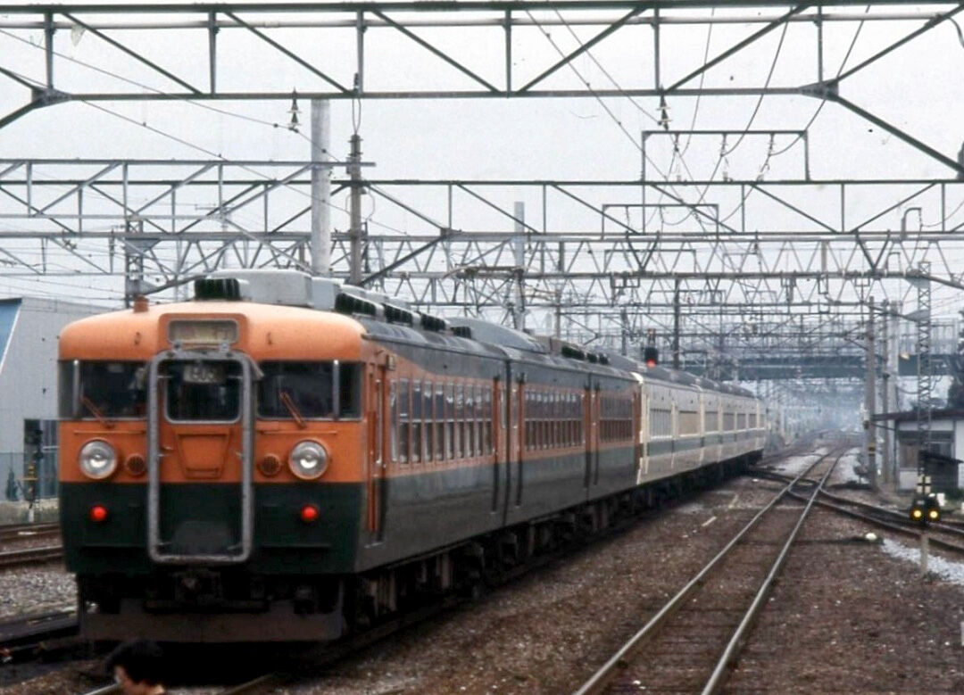 185系200番台＋165系「急行」 （1982年10月） : Silence Express